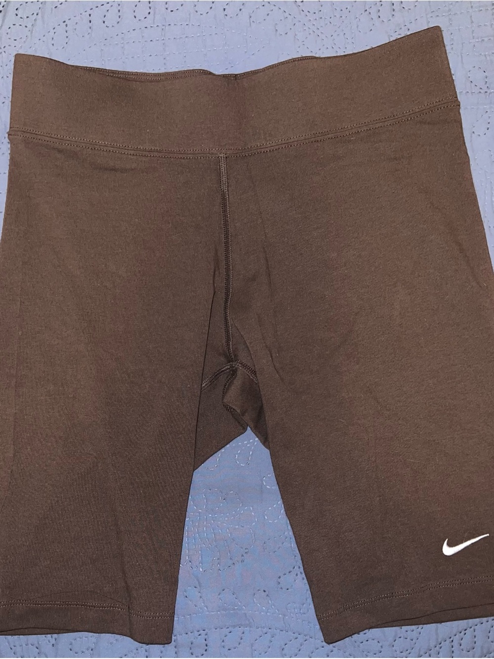 Nike Sportswear Essential Women's Mid-Rise Biker Shorts - M